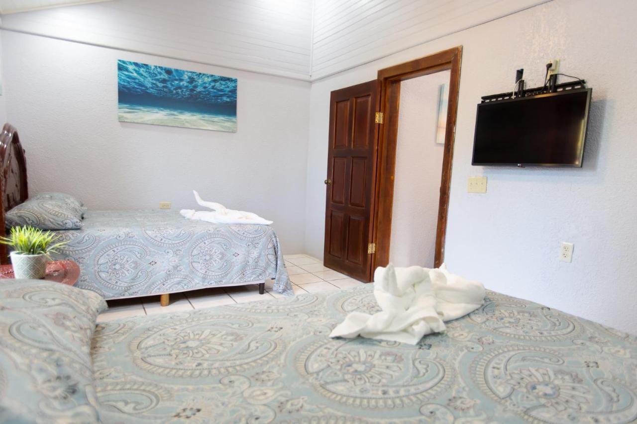 Sea Eye Hotel - Sunset Building Utila Exterior foto