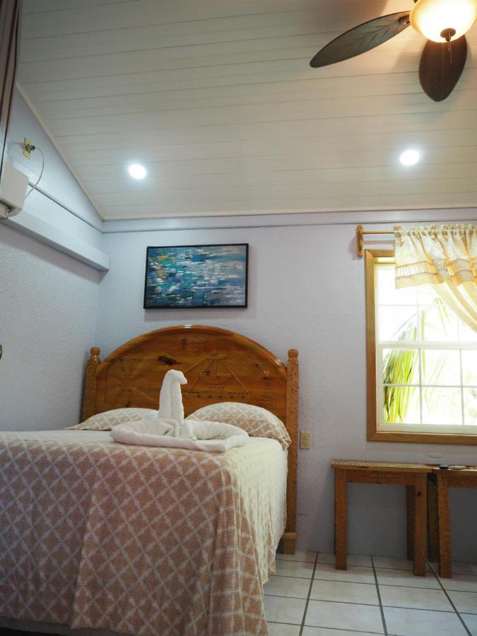 Sea Eye Hotel - Sunset Building Utila Exterior foto